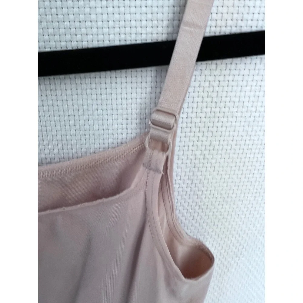 Assets by Spanx Women XL Nude Smoothing‎ Shapewear Camisole Tank Top 10024R
